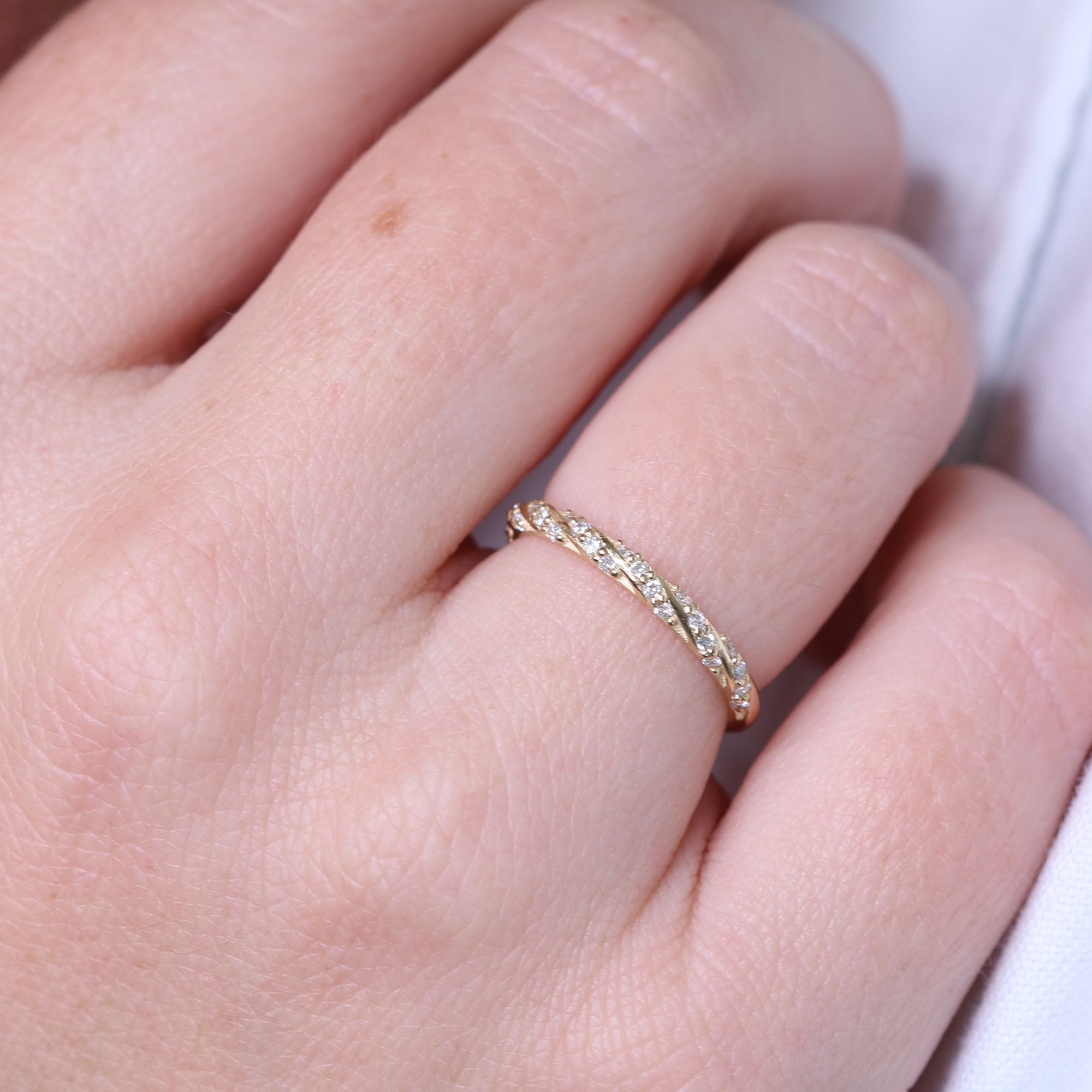 Wwisted Shank Natural cut Diamond Wedding Band