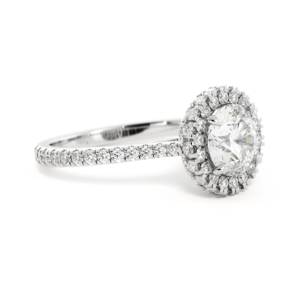 Decorative Natural Round Diamond Engagement Ring